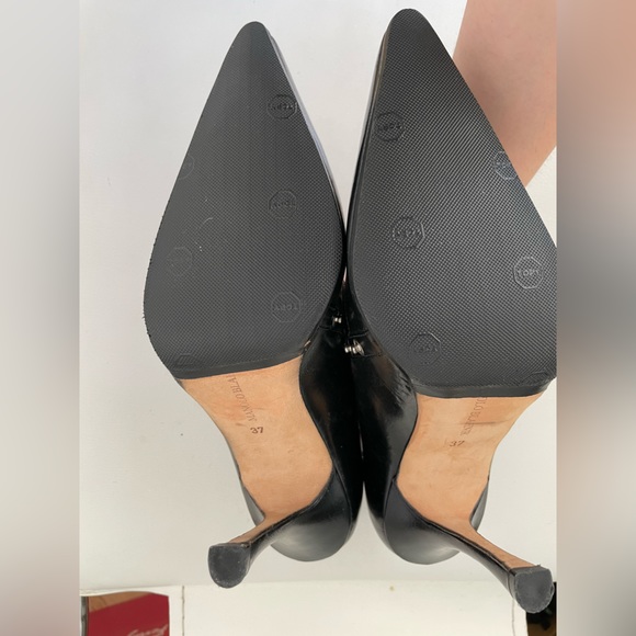 Manolo Blahnik - Picture 2 of 5